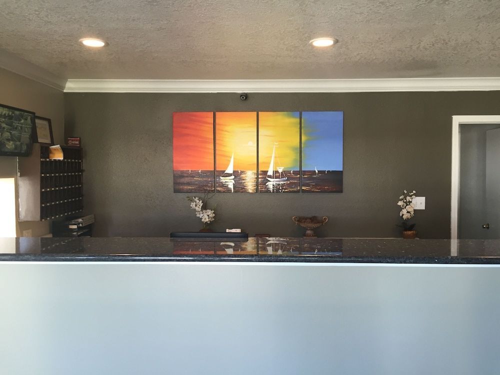 Anaheim Executive Inn & Suites 1