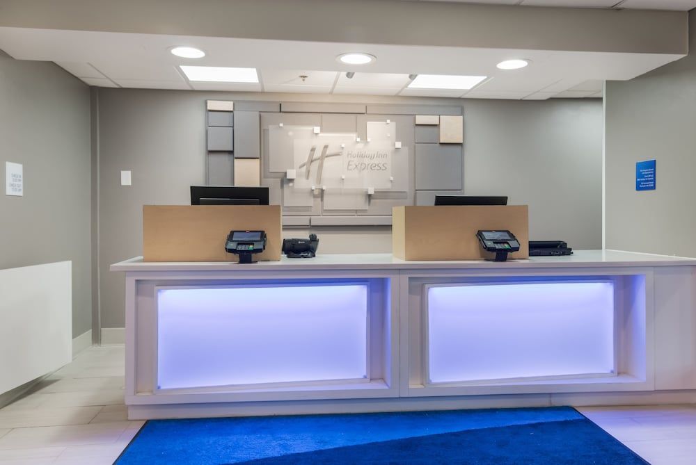 Holiday Inn Express PLYMOUTH by IHG 2
