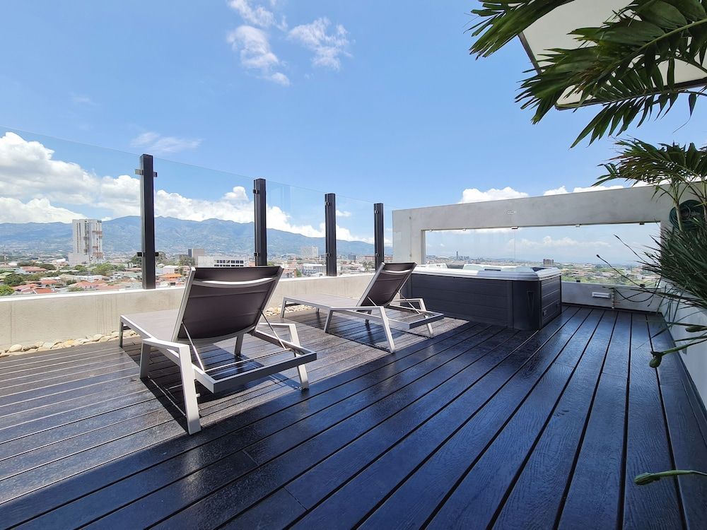 BEE Suites Escalante - San Jose 1