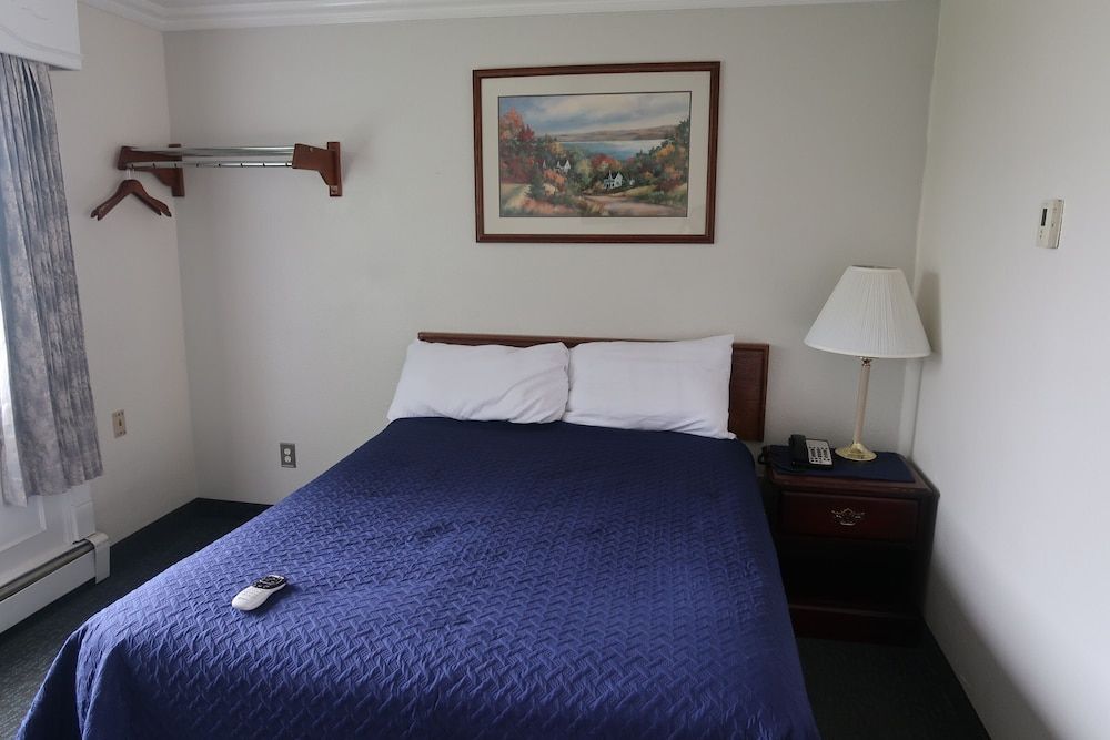 Merrill Field Inn 1
