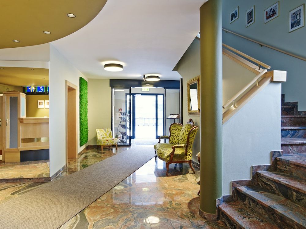 Holiday Apartments by Das Grüne Hotel zur Post - 100 % BIO & Villa Ceconi 2