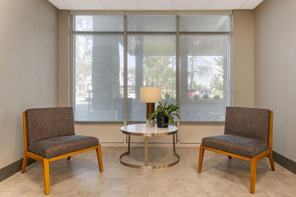 Best Western Plus Isanti 2