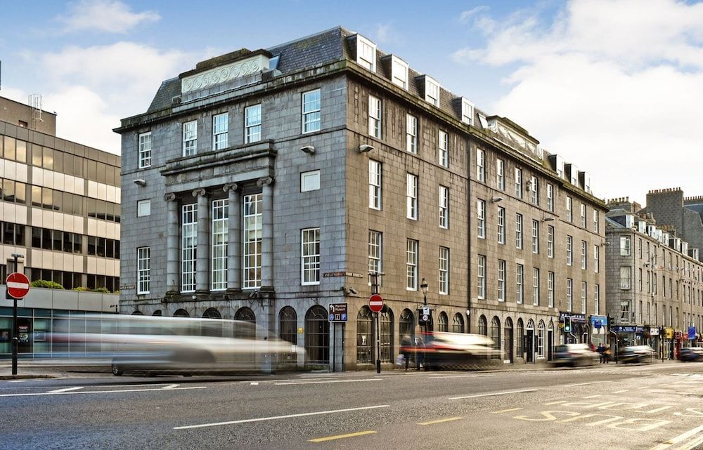 Royal Athenaeum Suites 1