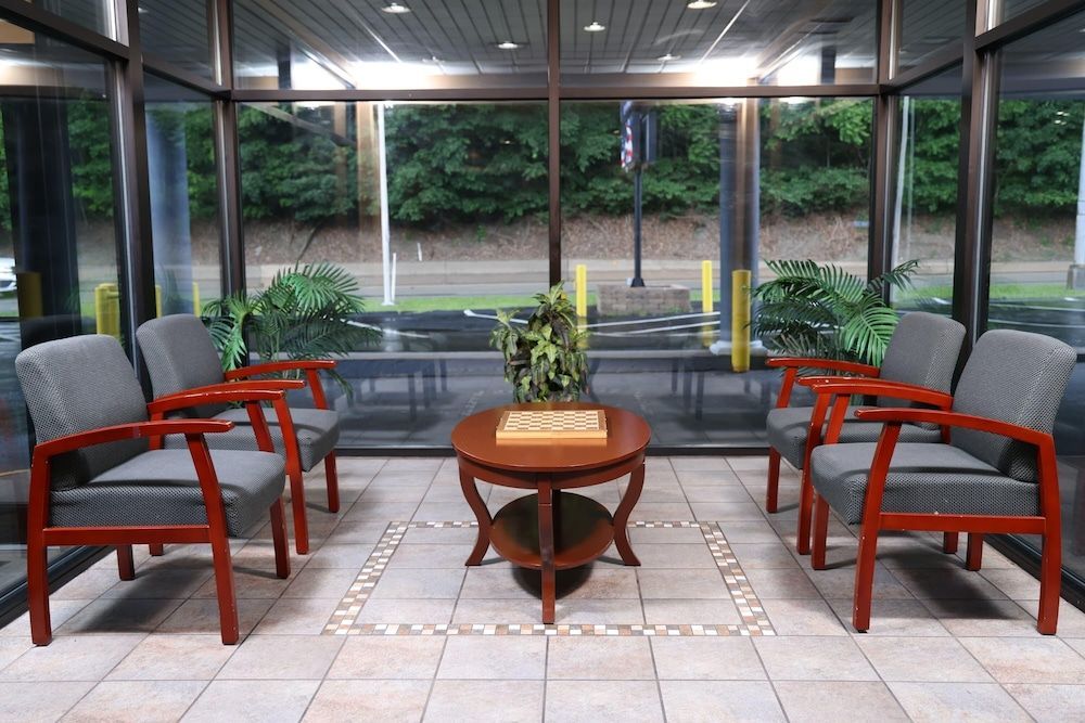 Days Inn by Wyndham Pittsburgh 2