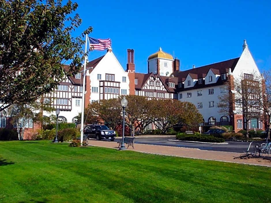 Montauk Manor 1