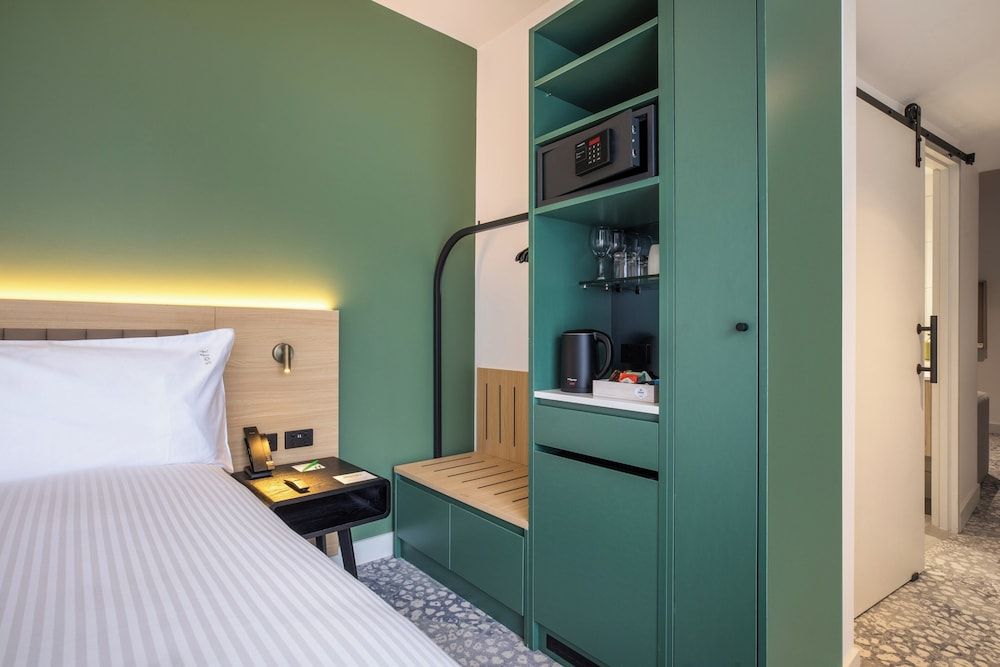 Holiday Inn DANDENONG by IHG 2