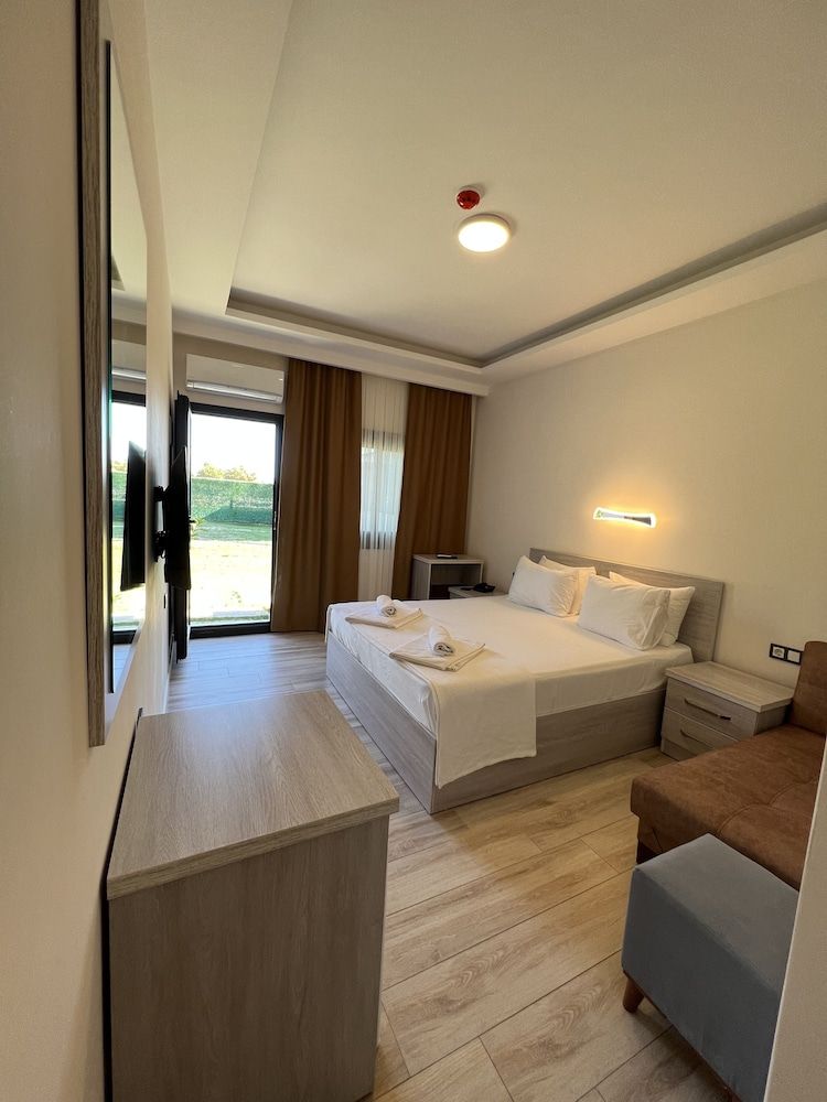 Life Point Hotel 2