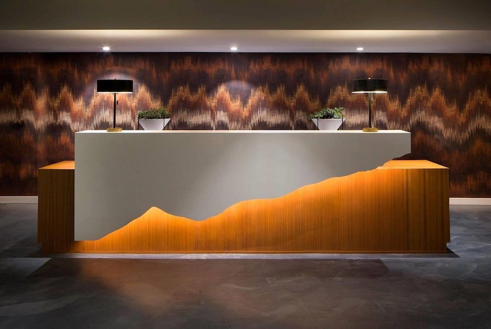 V Capri Palm Springs, a Dolce by Wyndham 2