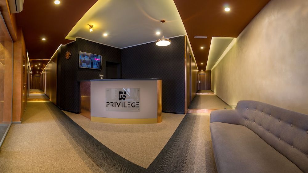 Privilege Room's by Central Park 1