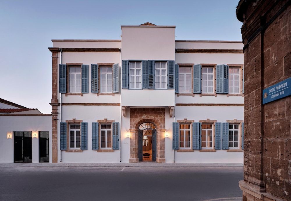 Amyth of Nicosia 1