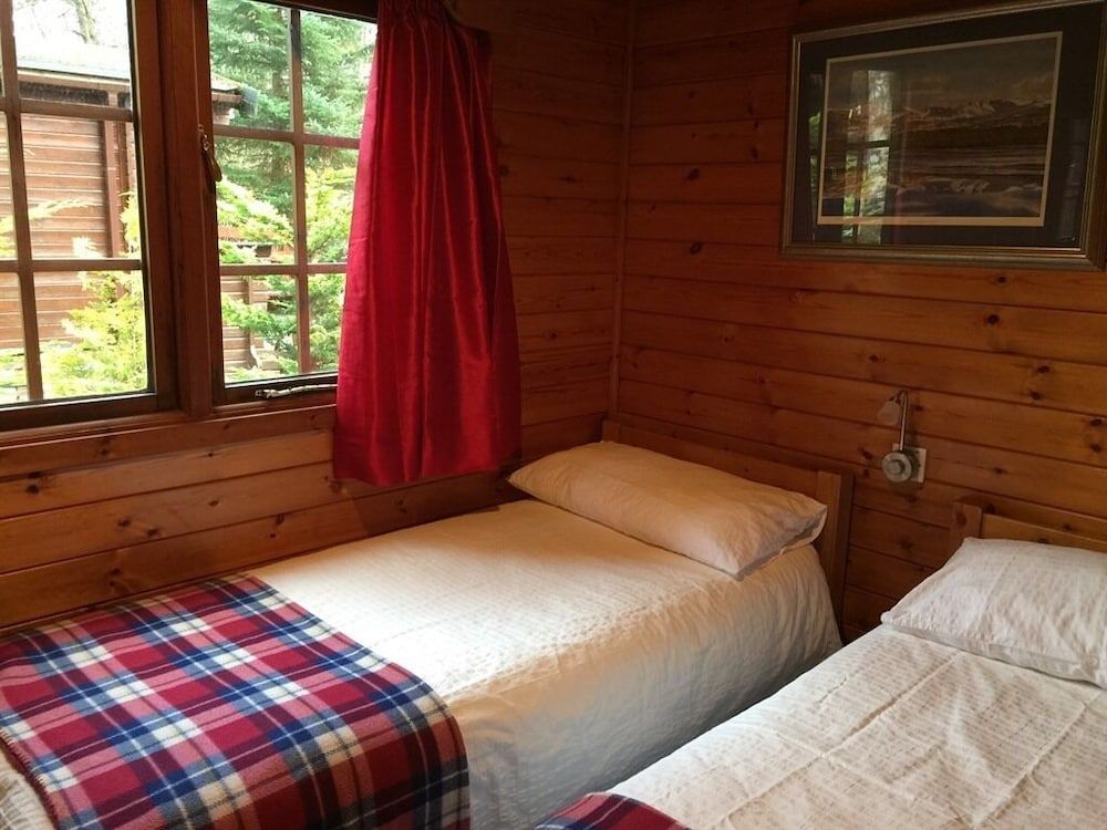 Lurchers Cabin Aviemore 2