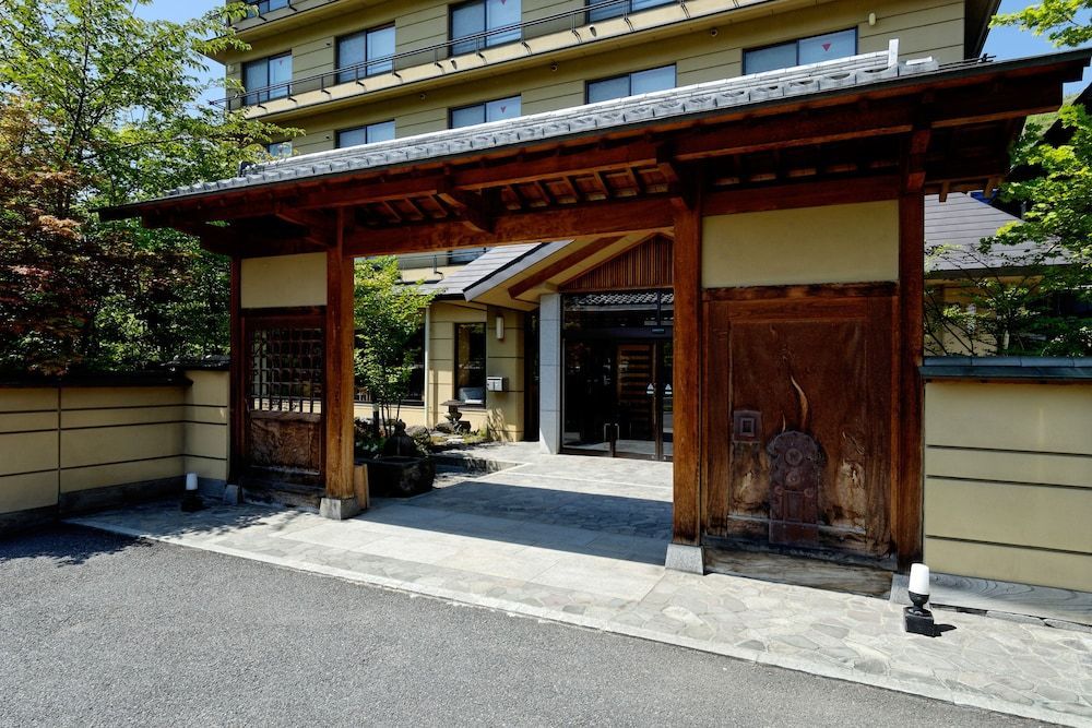 Shibu Hotel 1