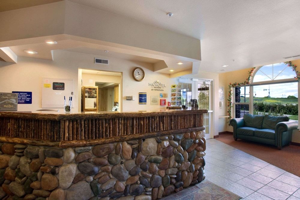 Microtel Inn & Suites by Wyndham Bozeman 2