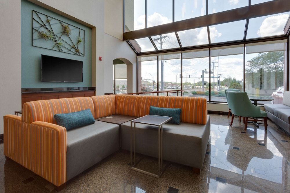 Drury Inn & Suites Columbia Stadium Boulevard 2