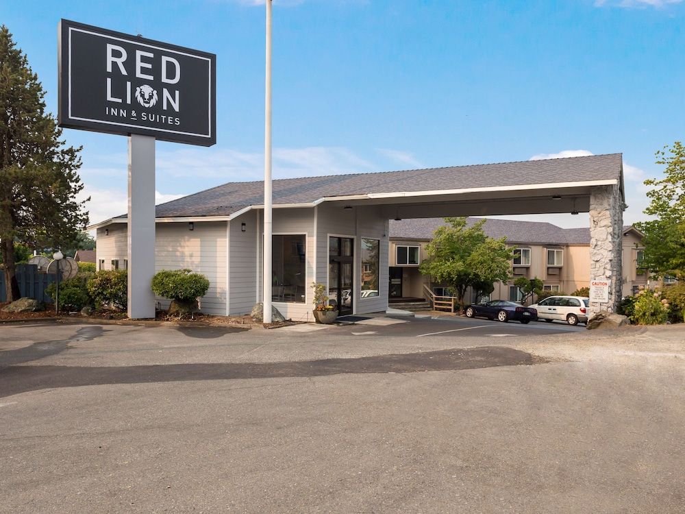 Red Lion Inn & Suites Grants Pass 1