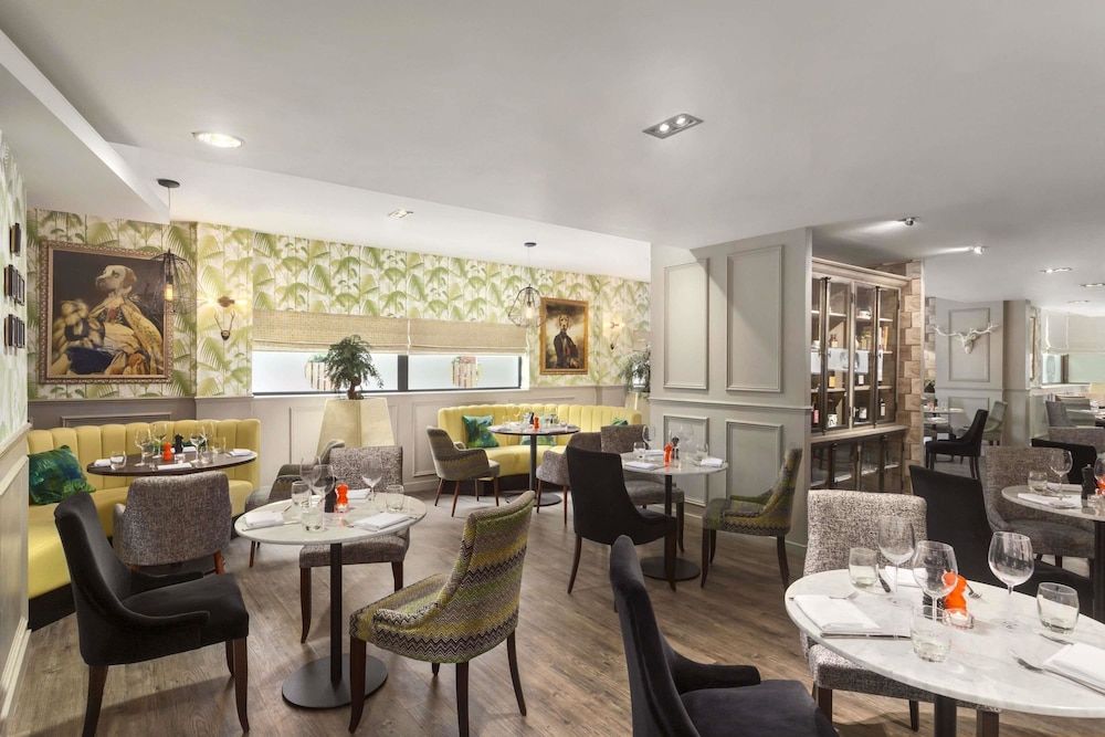 Ramada Hotel & Suites by Wyndham Coventry 1