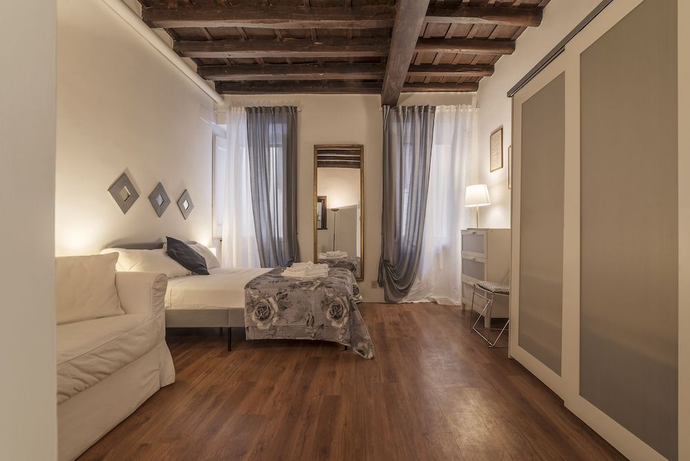 GuestHost - Fori Imperiali Apartment 2