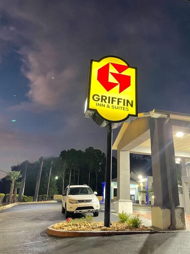Griffin Inn & Suites 1
