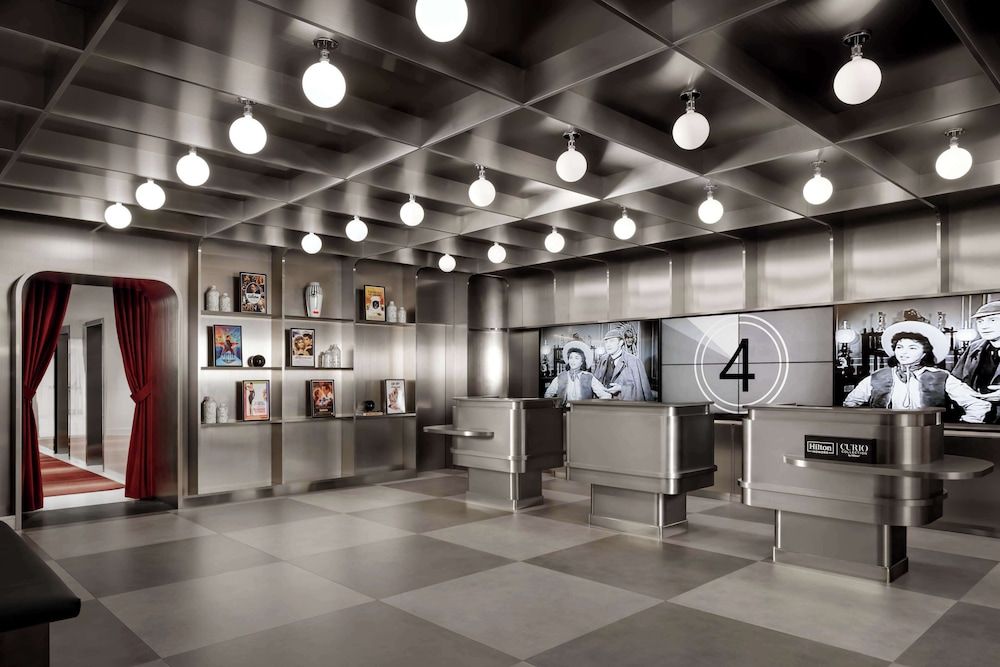 Revery Toronto Downtown, Curio Collection by Hilton 1