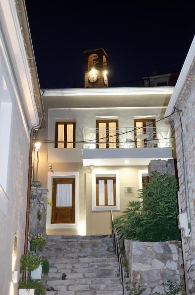Leone suites 1