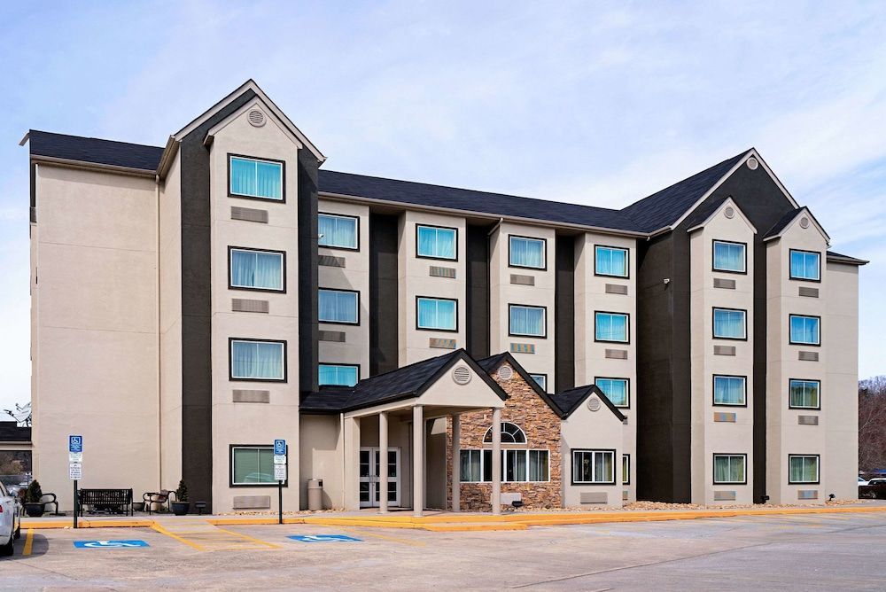 Quality Inn & Suites Robbinsville 1