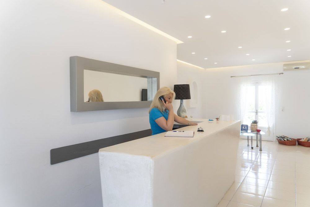 Bella Santorini Hotel 2