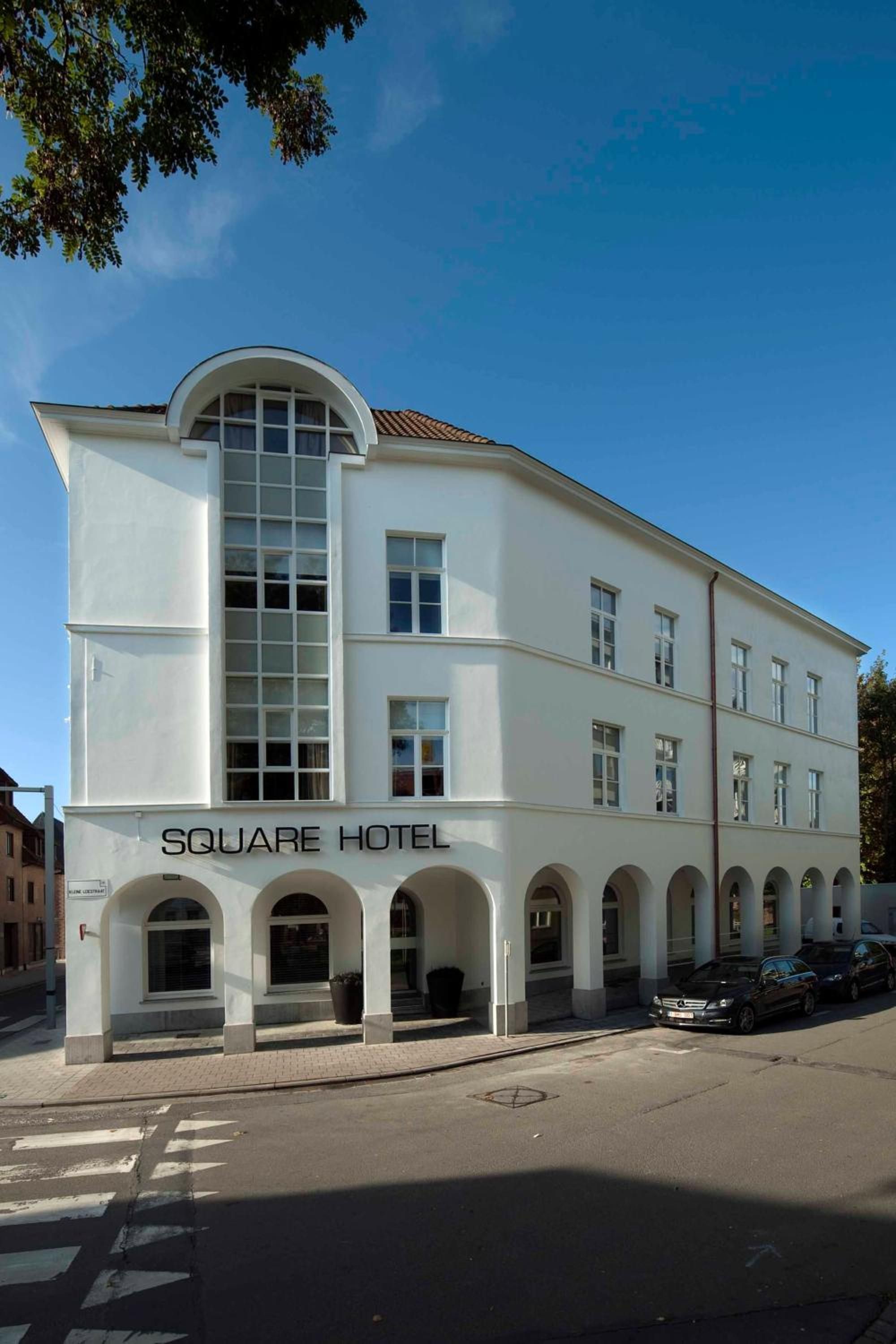 Square Hotel 1