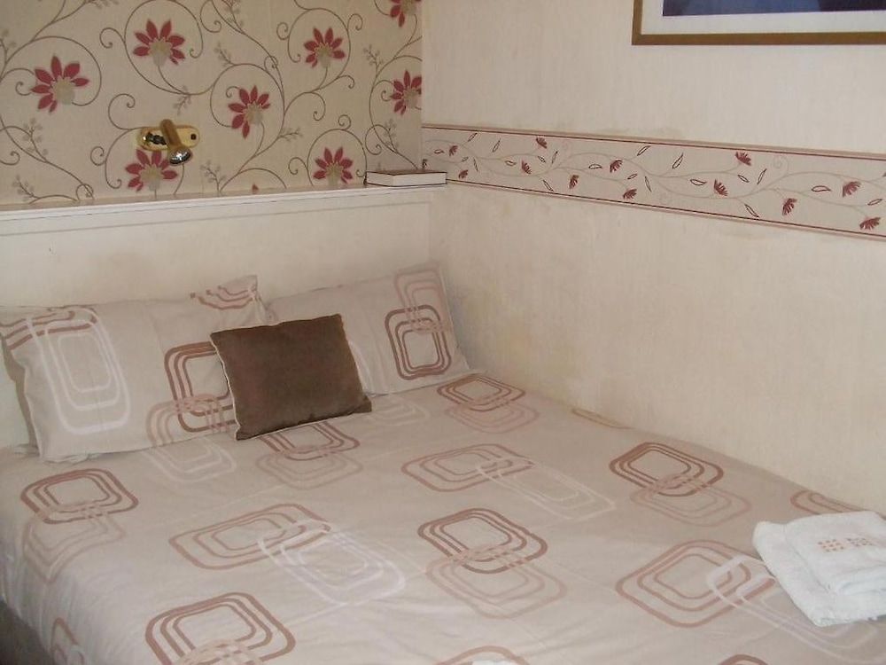 Fern Villa Hotel - Albert Road 2