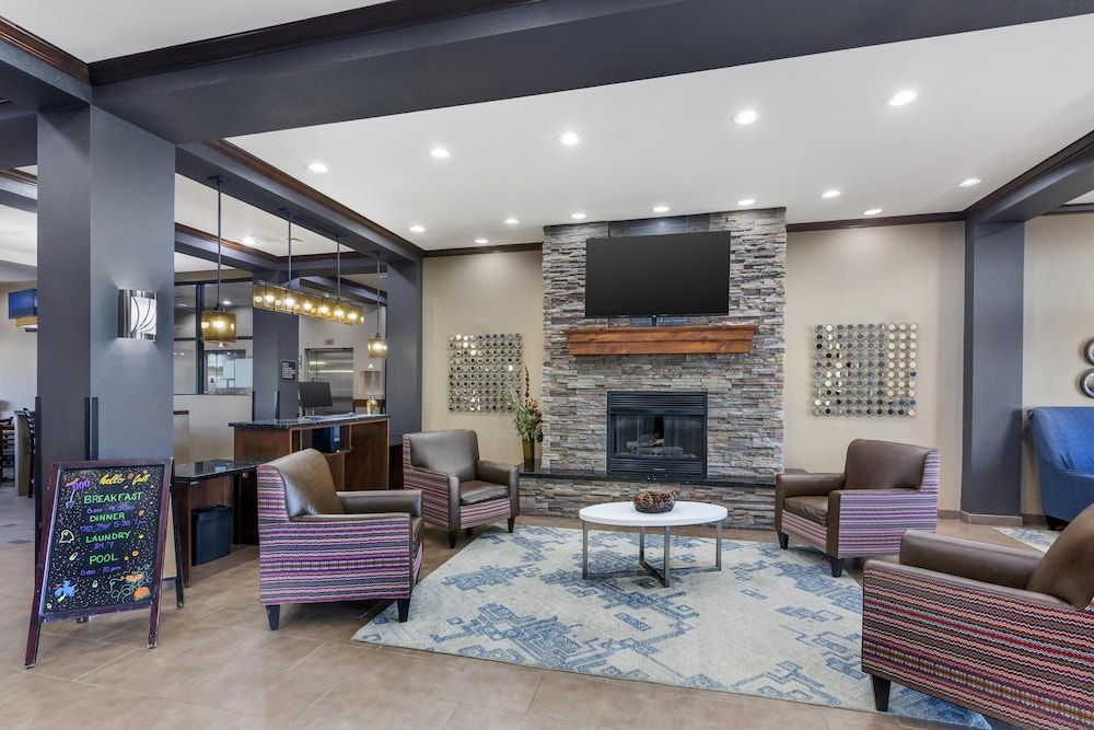 Best Western Plus Williston Hotel & Suites 2