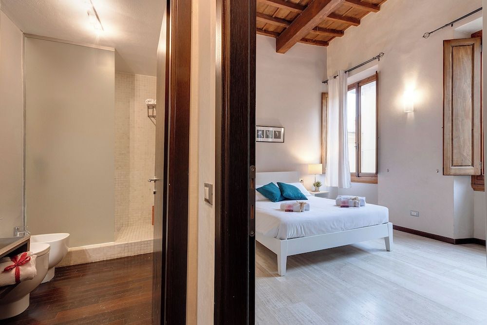 Calzaiuoli Apartments by Mamo Florence 2