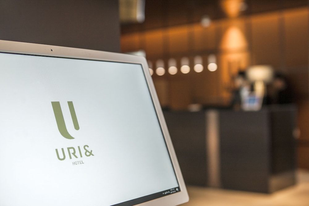 Hotel Uri& 2
