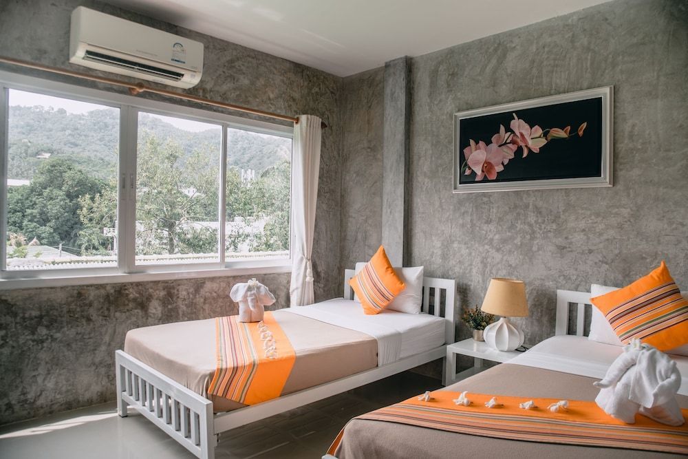 Ban's Avenue Guesthouse 2