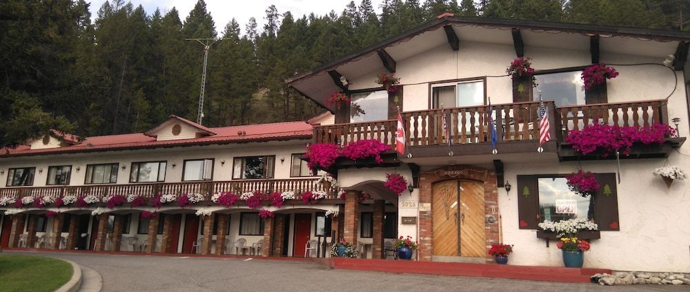 Gables Motel 1
