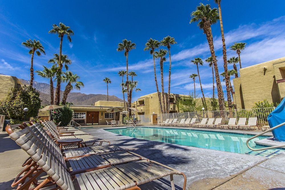 Desert Vacation Villas 1