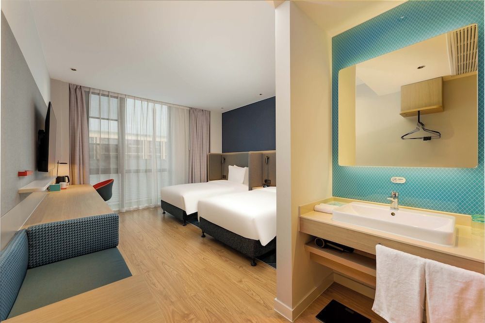 Holiday Inn Express Wuxi East Station by IHG 2