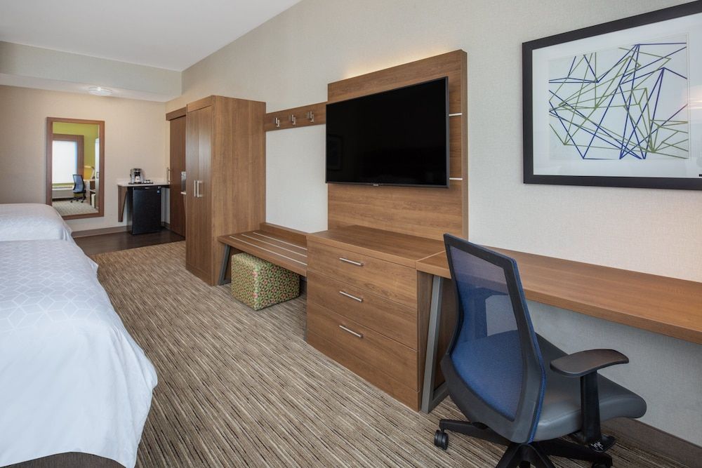 Holiday Inn Express & Suites CHICO by IHG 2