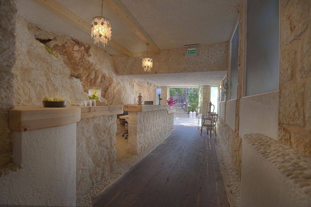 Peninsula Gardens Hotel 2