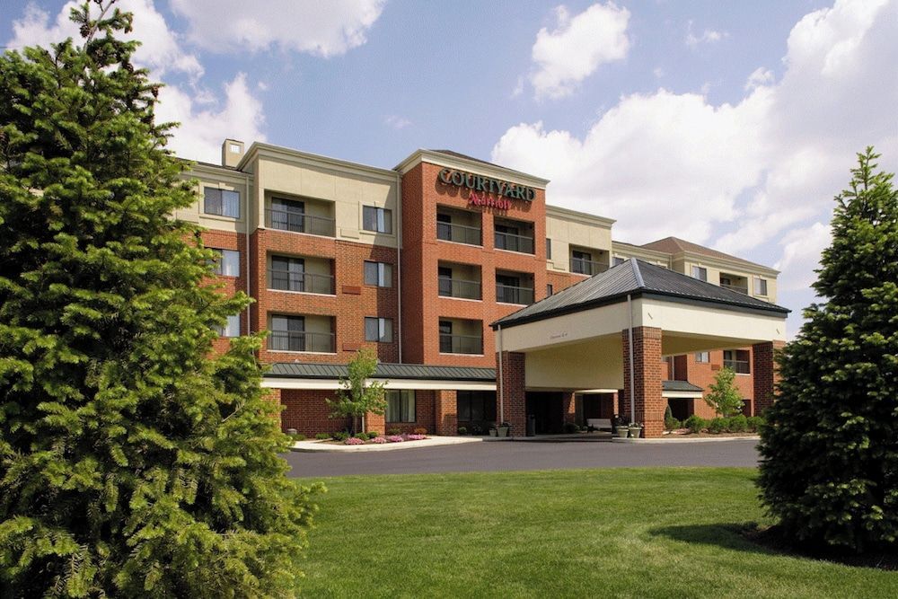 Courtyard by Marriott Akron Stow 1