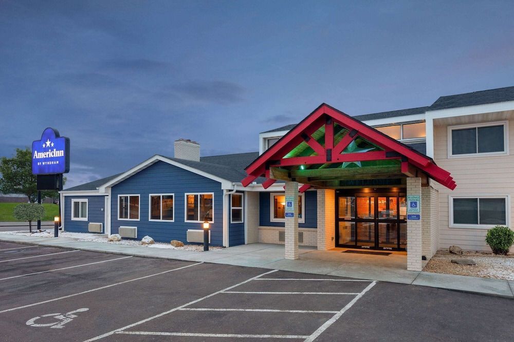 AmericInn by Wyndham New Richmond 1