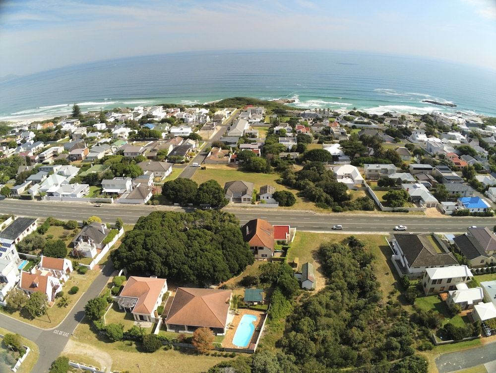 Milkwood Lodge - Hermanus 1