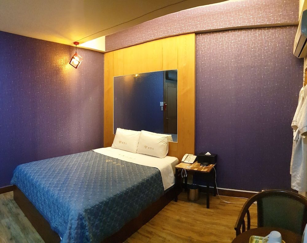 Romance Motel 1
