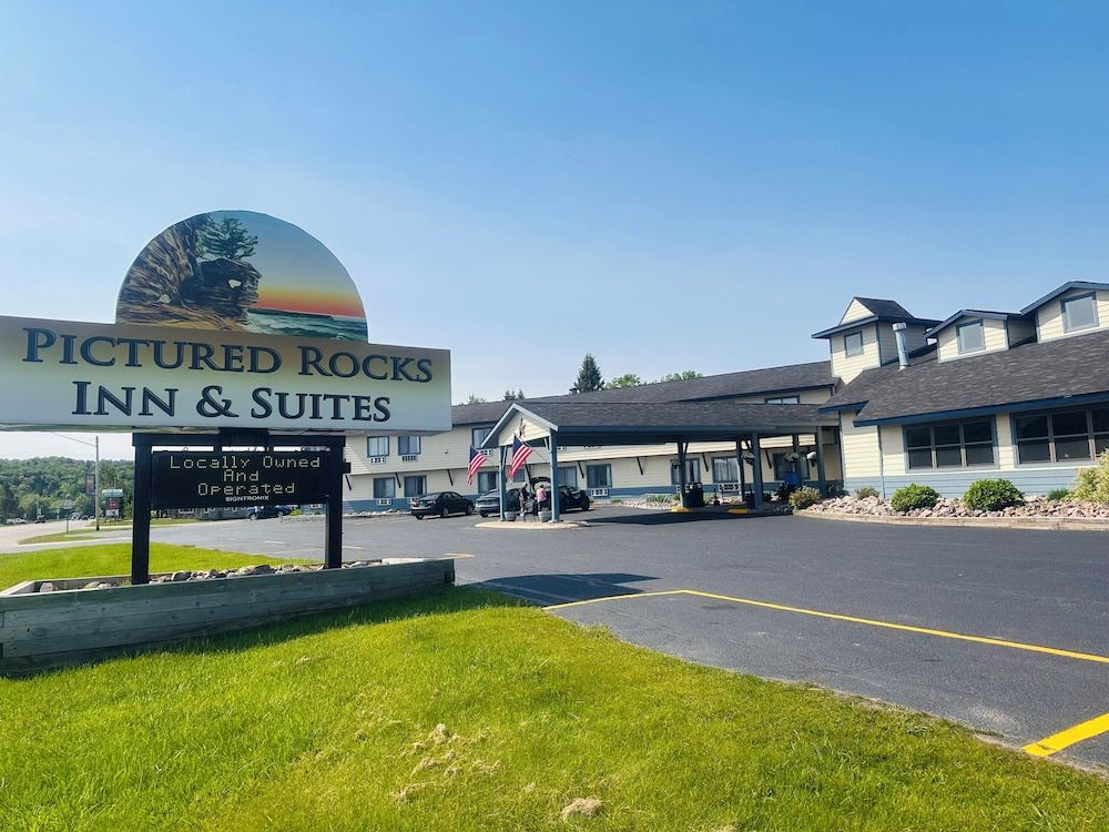 Pictured Rocks Inn and Suites 1