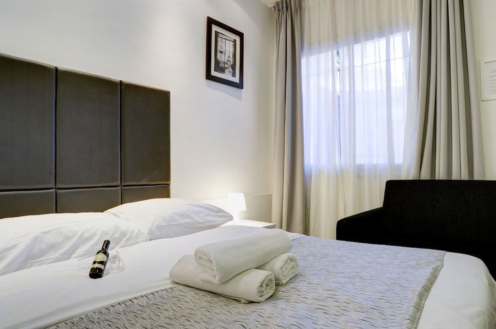 Geula Suites 2