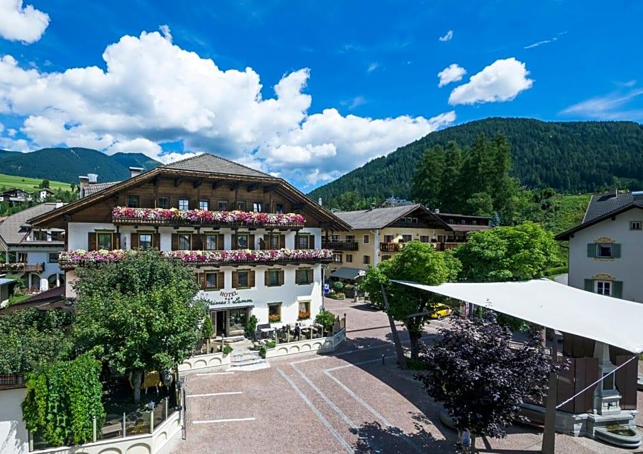 Hotel Weisses Lamm 1