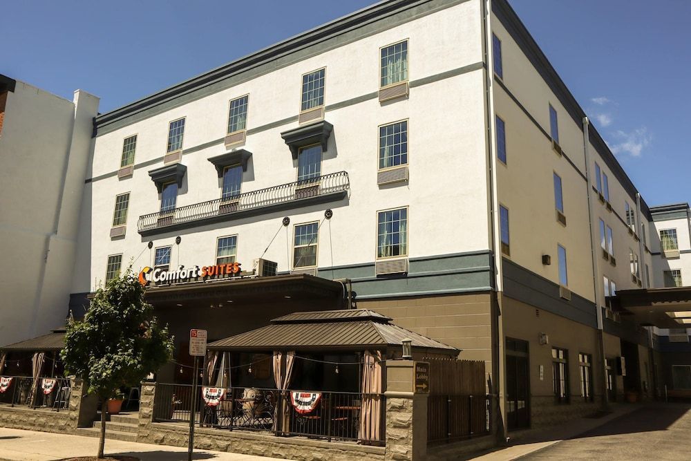 Comfort Suites Downtown Carlisle 1