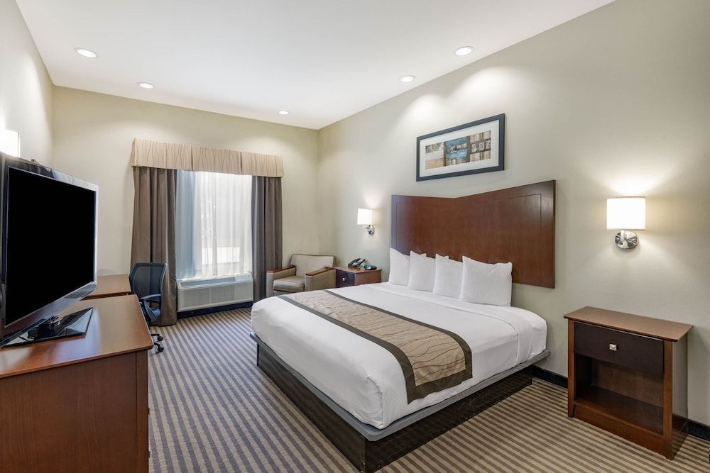 Baymont by Wyndham Victoria 1