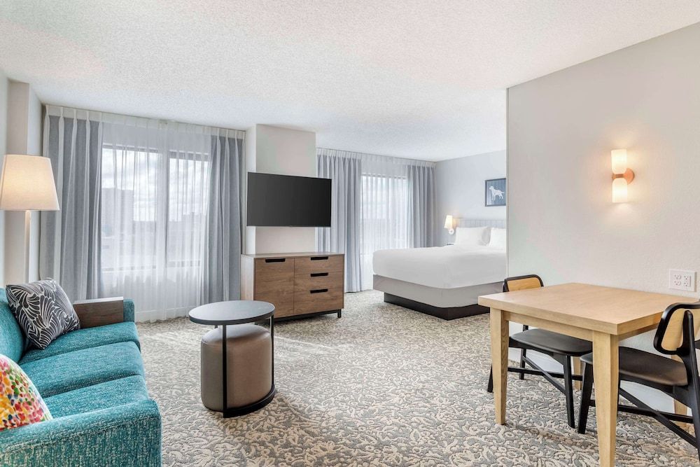 Sonesta ES Suites San Antonio Downtown Alamo Plaza 1