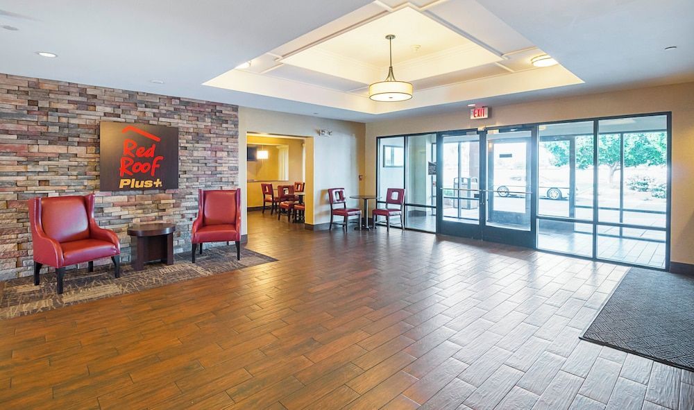 Red Roof Inn PLUS + Phoenix West 2