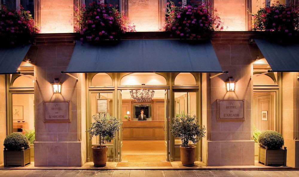 Hôtel De l'Arcade 1