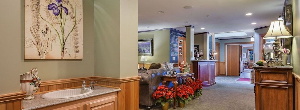 Wild Iris Inn 2
